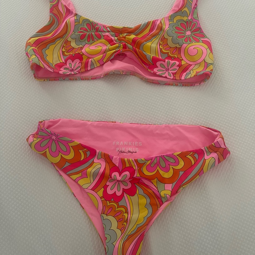 Frankie’s Bikini’s Far out bikini- hailee steinfeld